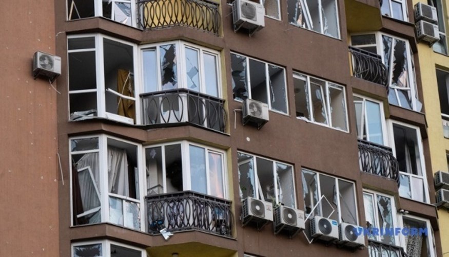 Пошкоджена станція метро «Лук'янівська» та наслідки удару по житлових будинках у Шевченківському районі Києва