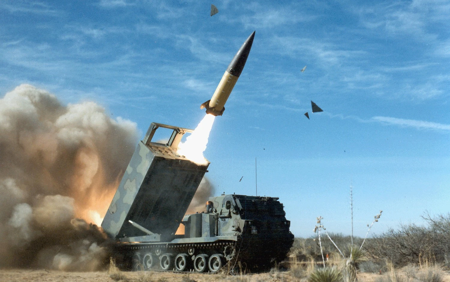 Реактивні системи M270 MLRS, які можуть увійти до пакета передачі Україні