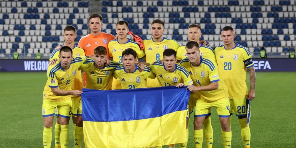 Інфографіка жовтневого рейтингу ФІФА з позиціями України, Росії та лідерів таблиці
