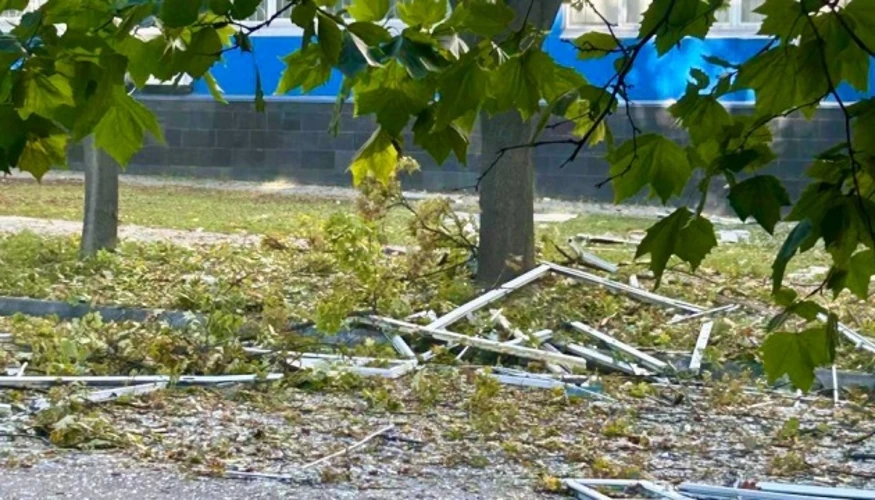 Масштабна пожежа у середмісті Дніпра на місці удару по будівлі компанії зв'язку
